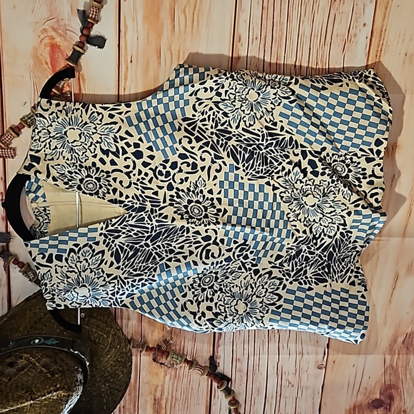 LIKE NEW "ADRIANNA PAPELL" BUSINESS CASUAL SLEEVELESS TOP! SZ 12 - Picture 9 of 9